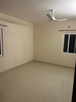 Room in 2 BHK Apartment at Shriram Luxor, Hennur Road – for Rent
