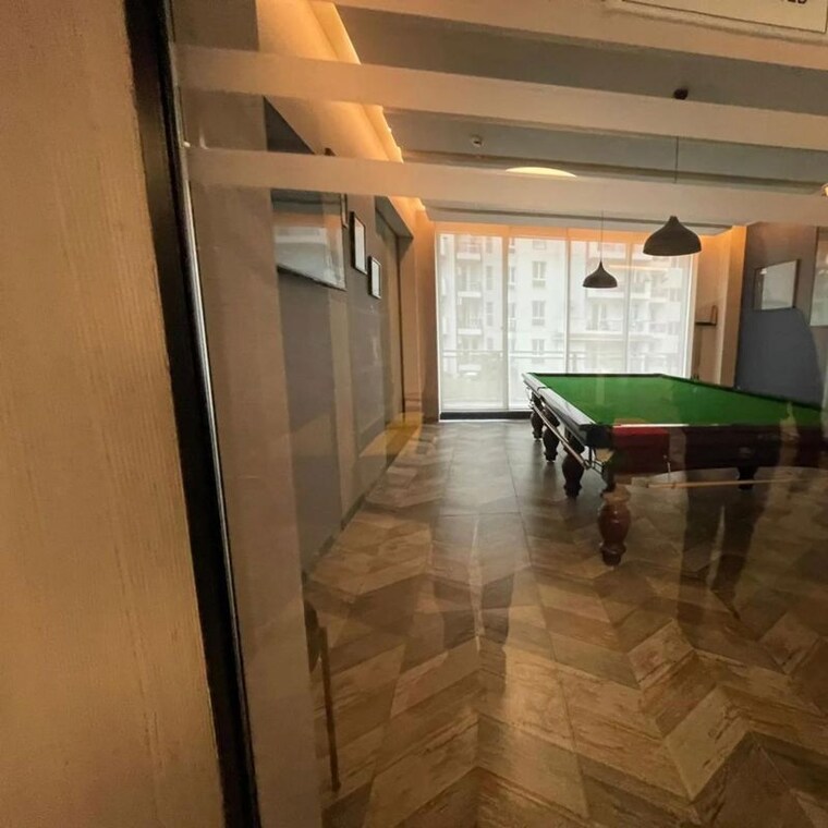  Parking, emaar-emerald-estate 2.5 Bedroom 1080 Sq.Ft. Apartment In Sector 65 Gurgaon 10169635