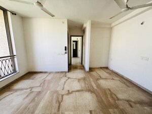 Room in 1 BHK Apartment at Hiranandani Castalia Kandivali, Kandivali West – for Sale