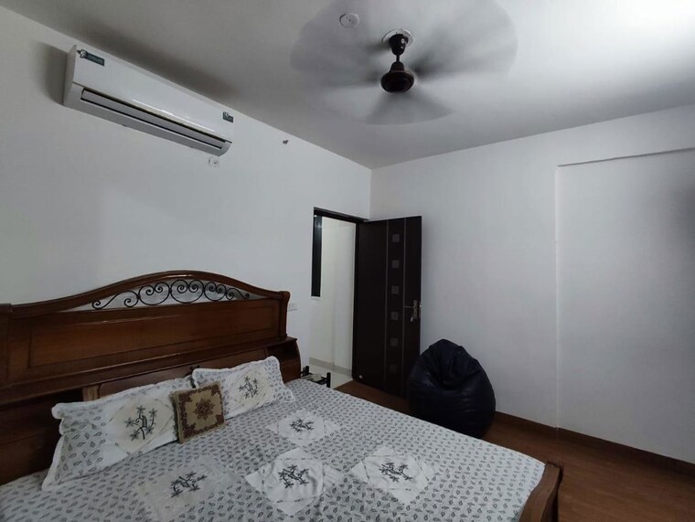 Bedroom, ansal-royal-heritage 4 Bedroom 1815 Sq.Ft. Apartment In Sector 70 Faridabad 10169689