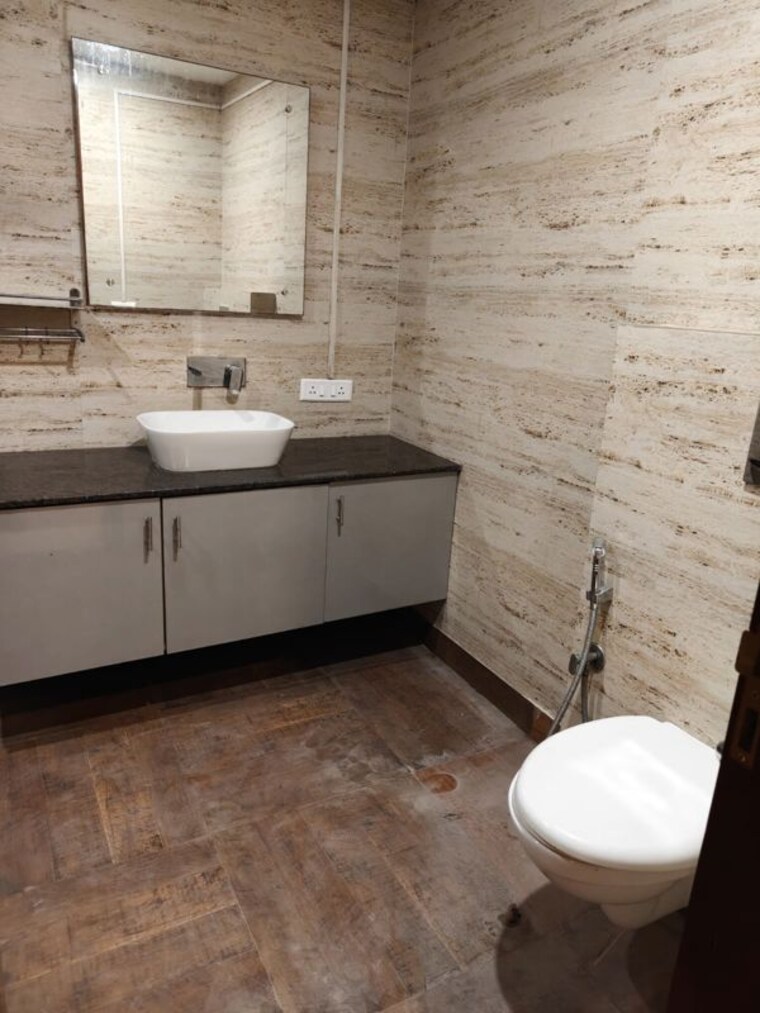 Bathroom, greater kailash ii 3 Bedroom 2700 Sq.Ft. Builder Floor In Greater Kailash ii Delhi 10169728