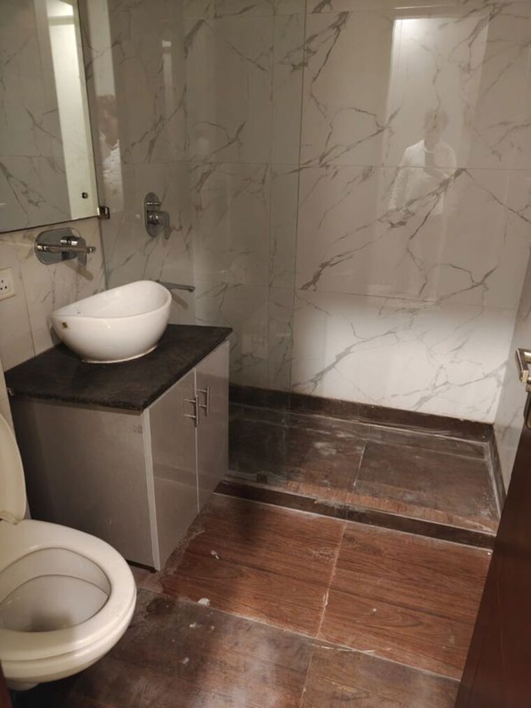 Bathroom, greater kailash ii 3 Bedroom 2700 Sq.Ft. Builder Floor In Greater Kailash ii Delhi 10169728