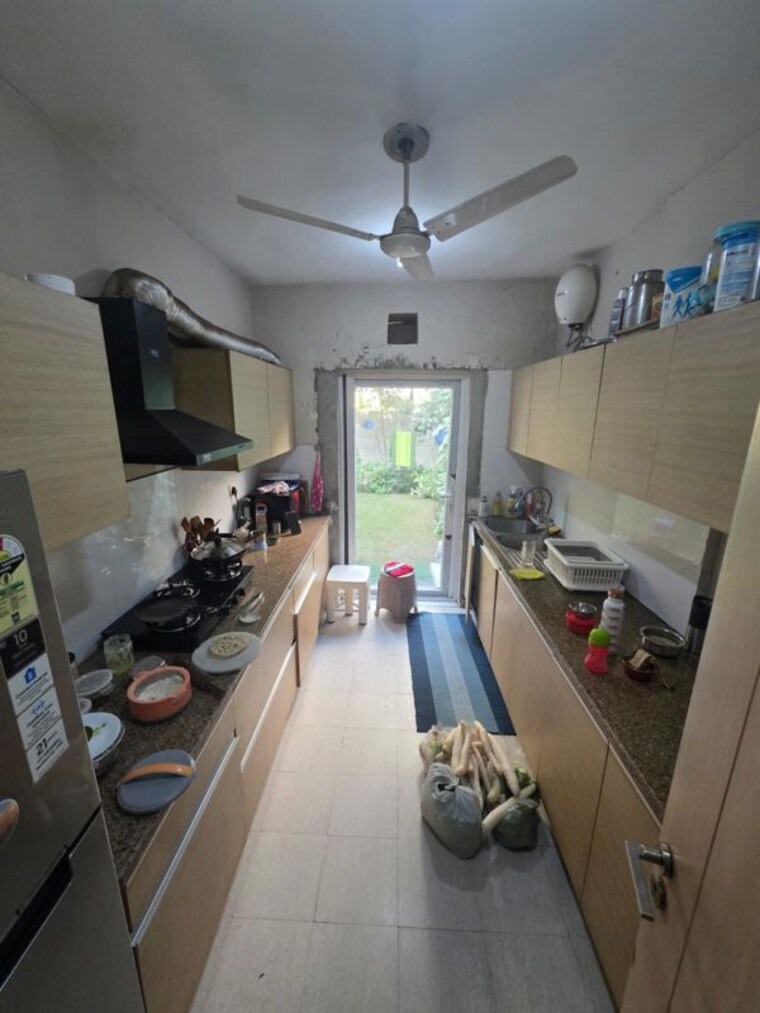 Master Bedroom, dlf-new-town-heights-ii 5 Bedroom 3400 Sq.Ft. Villa In Sector 86 Gurgaon 10169737