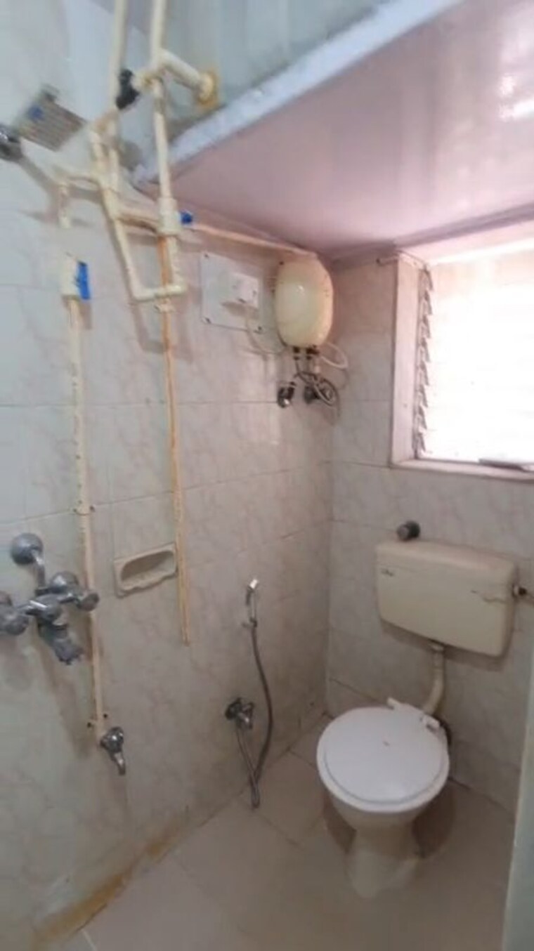 Bathroom, sahar-chs 1.5 Bedroom 650 Sq.Ft. Apartment In Andheri East Mumbai 10169749