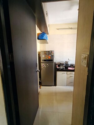 Furnished Amenities in 2 BHK Apartment at Sunder Lane, Malad West – for Rent