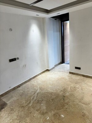 Room in 1 BHK Builder Floor at Saket – for Rent