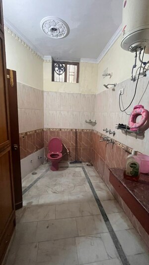 Bathroom in 2 BHK Independent House at Sector 17 – for Rent