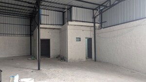  Warehouse For Rent in Dhul Siras Village