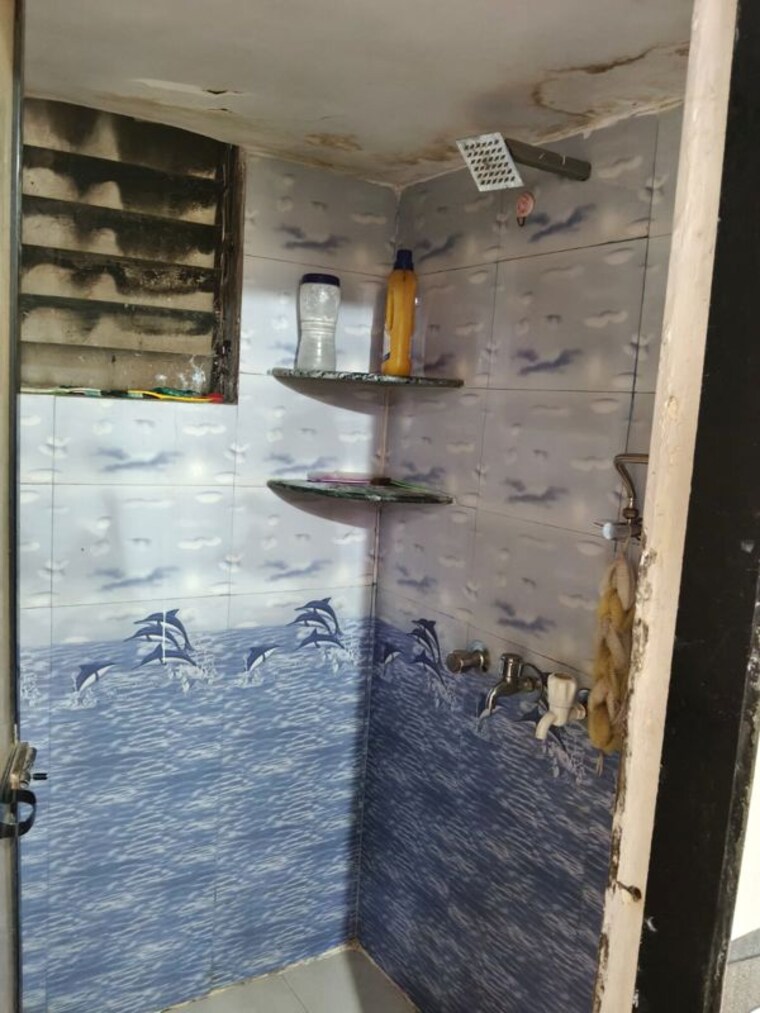 Bathroom, airoli sector 9f 1 Bedroom 380 Sq.Ft. Apartment In Airoli Sector 9f Navi Mumbai 10169871