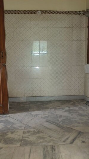 Room in 3 BHK Builder Floor at Chittaranjan Park – for Sale