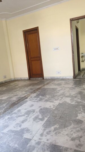 Room in 3 BHK Builder Floor at Chittaranjan Park – for Sale