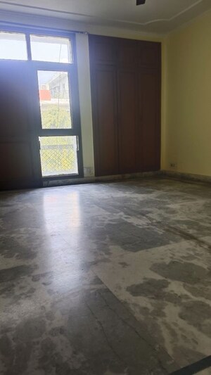 Room in 3 BHK Builder Floor at Chittaranjan Park – for Sale