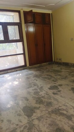 3 BHK + Servant Room Builder Floor For Sale in Chittaranjan Park