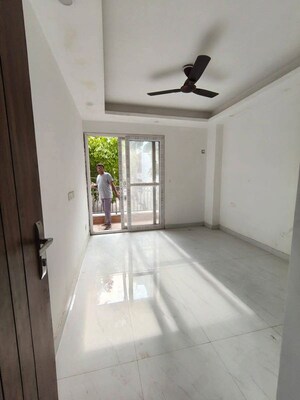 Room in 2 BHK Builder Floor at Saket – for Rent