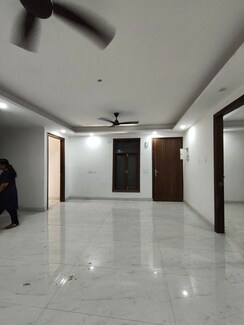 2 BHK Builder Floor For Rent in Saket