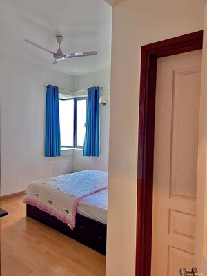 Bedroom in 3.5 BHK Apartment at Unitech Uniworld Gardens, Sector 47 – for Rent