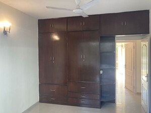Furnished Amenities in 3.5 BHK Apartment at Bestech Park View City 2, Sector 49 – for Rent