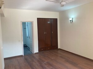 Room in 3.5 BHK Apartment at Bestech Park View City 2, Sector 49 – for Rent