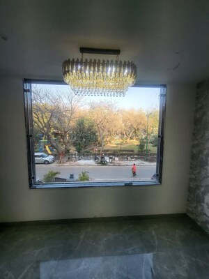 Furnished Amenities in 3 BHK Builder Floor at Unitech South City II, Sector 50 – for Rent