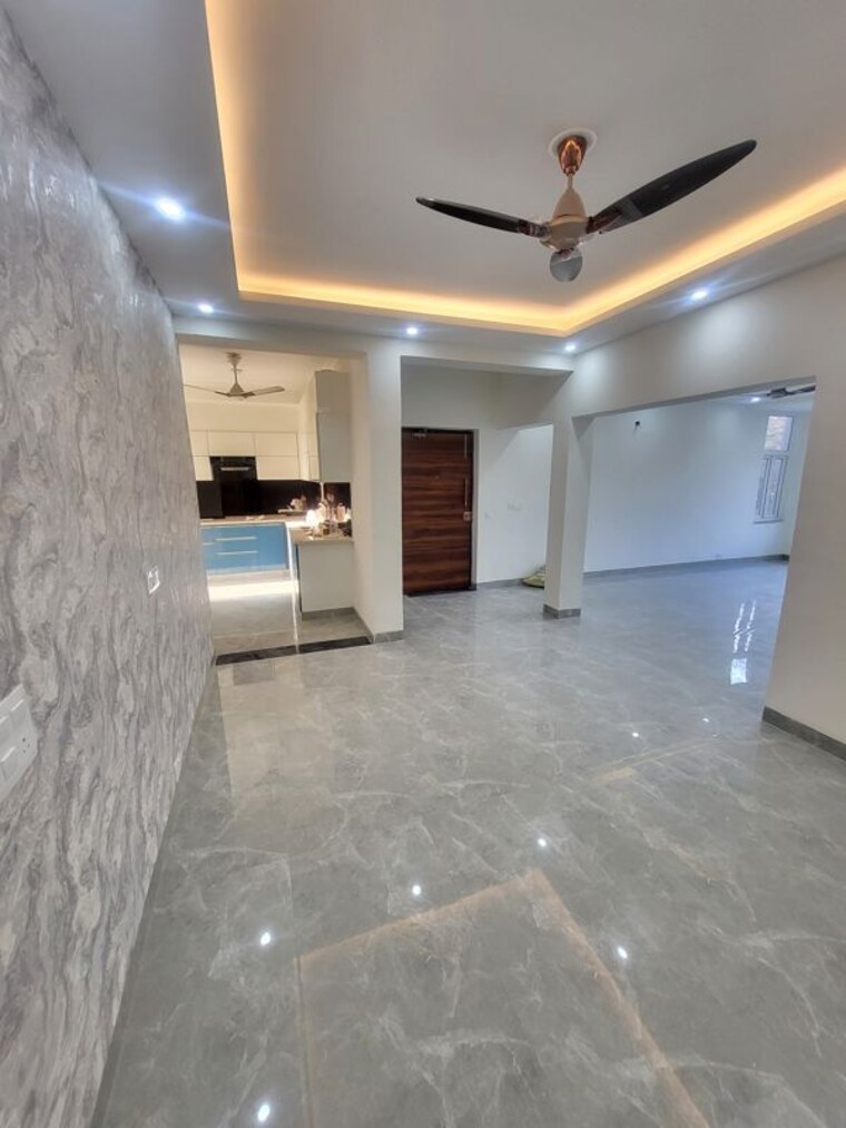  Parking, unitech-south-city-ii 3 Bedroom 3200 Sq.Ft. Builder Floor In Sector 50 Gurgaon 10170277