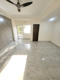 3 BHK + Pooja Room,Study Room Builder Floor For Rent in Unitech South City II