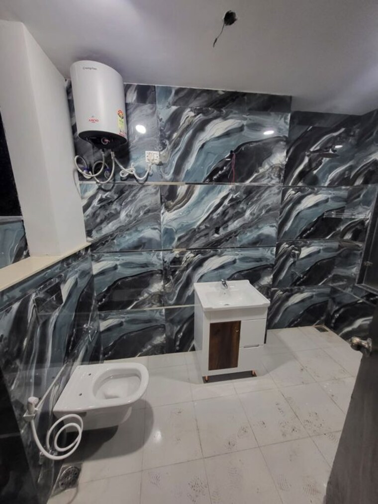 Master Bedroom, unitech-south-city-ii 3 Bedroom 3200 Sq.Ft. Builder Floor In Sector 50 Gurgaon 10170277