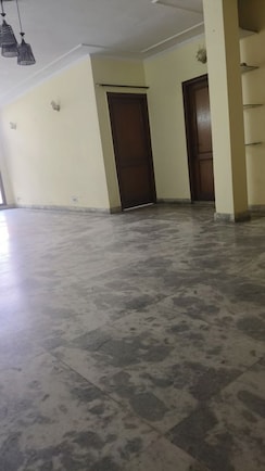 4 BHK + Servant Room Builder Floor For Sale in Chittaranjan Park