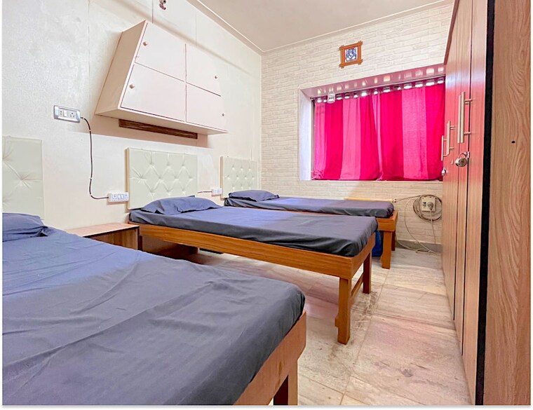 Bedroom, dahisar east Pg For Boys In Dahisar East 10170079