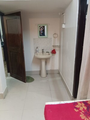 Bathroom in 1 BHK Villa at Six Mile – for Rent