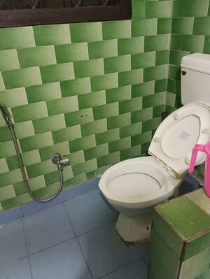 Bathroom in 1 BHK Villa at Six Mile – for Rent