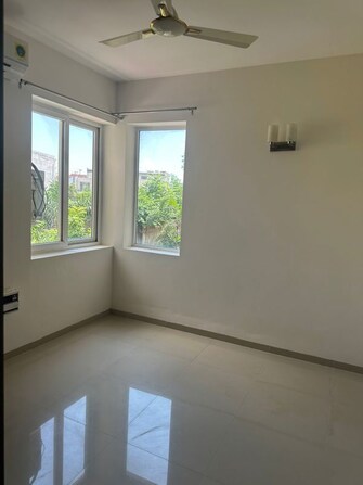3 BHK + Pooja Room 270 Sq.Yd. Apartment in Emaar MGF Emerald Hills
