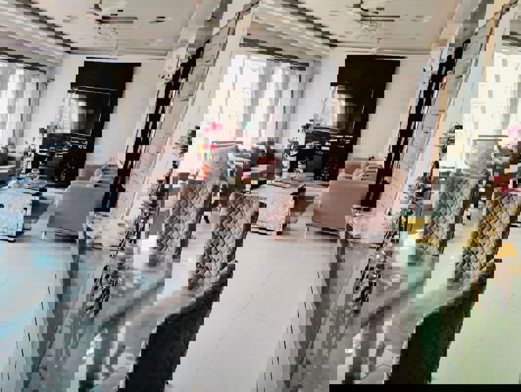 4 BHK Apartment For Rent in Juhu