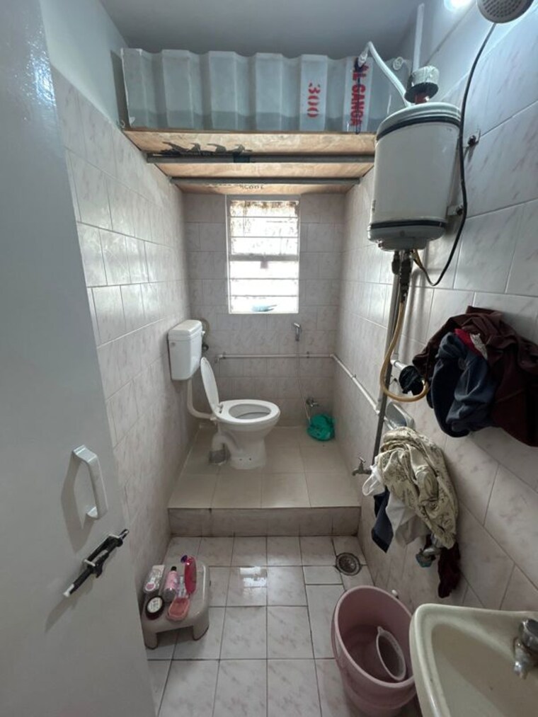 Bathroom, siddharth-nagar-phase-1 2 Bedroom 800 Sq.Ft. Apartment In Aundh Pune 10170496