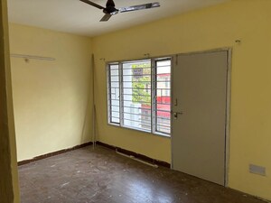 Room in 3 BHK Villa at Ansal Sushant Golf city, Sushant Golf City – for Rent