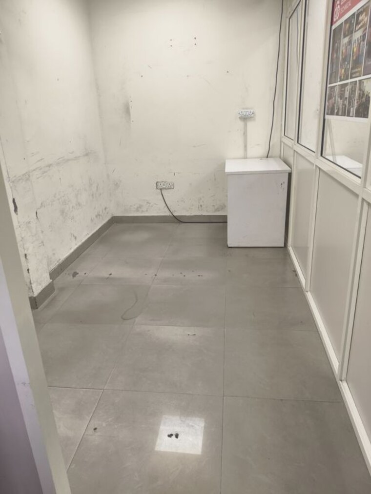 Floor Plan, sector 15 Commercial Office Space 350 Sq.Ft. In Sector 15 Noida 10170557