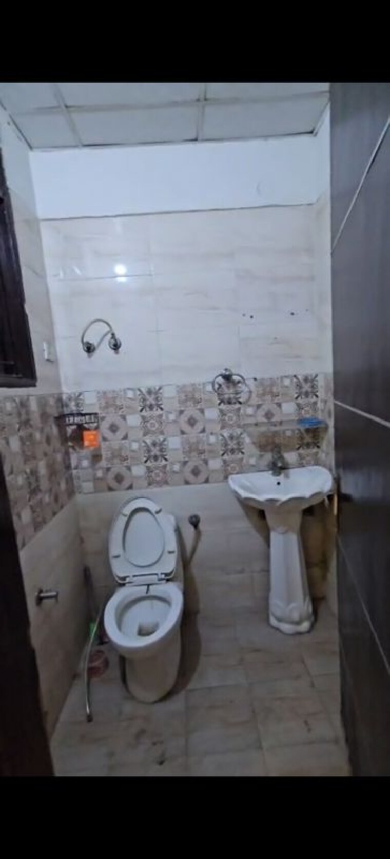 Bathroom, gyan khand i 2 Bedroom 1050 Sq.Ft. Builder Floor In Gyan Khand I Ghaziabad 10170566