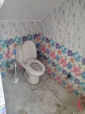 Bathroom in 2.5 BHK Builder Floor at Sector 16 – for Rent