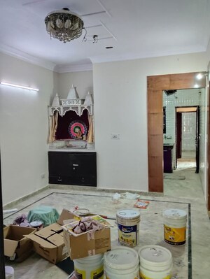 Living Room in 2.5 BHK Builder Floor at Sector 16 – for Rent