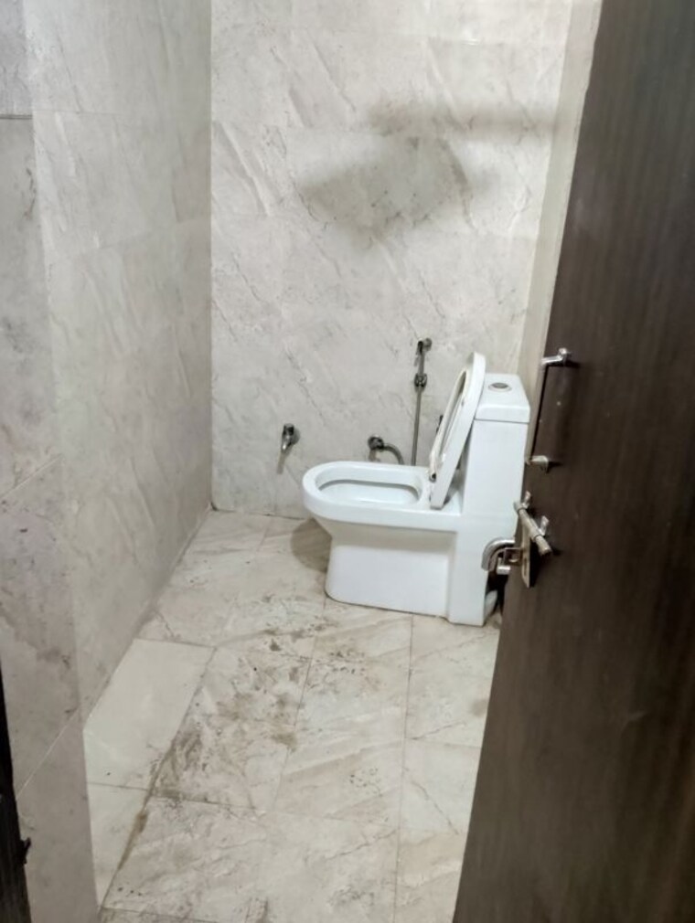 Bathroom, sector 16 2.5 Bedroom 1440 Sq.Ft. Builder Floor In Sector 16 Faridabad 10170670