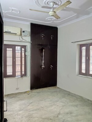 2.5 BHK Builder Floor For Rent in Sector 16