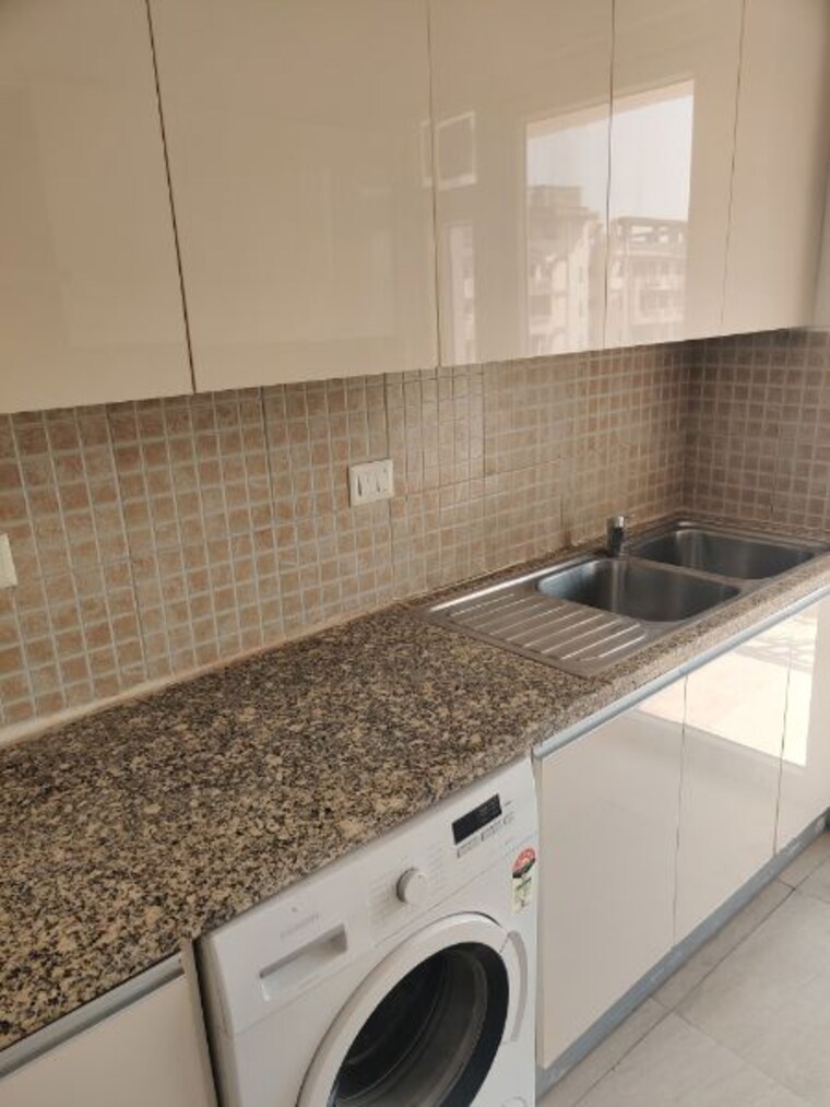 Kitchen, dlf-the-skycourt 3 Bedroom 1931 Sq.Ft. Apartment In Sector 86 Gurgaon 10170795