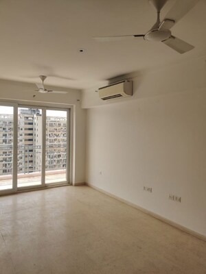Room in 3 BHK Apartment at DLF The Skycourt, Sector 86 – for Sale