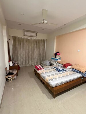 Bedroom in 2 BHK Apartment at Vimla Mahal, Peddar Road – for Rent