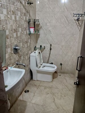 Bathroom in 2.5 BHK Builder Floor at Sector 16 – for Rent