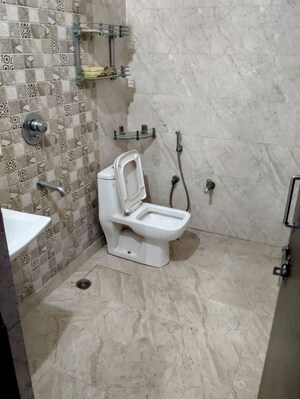 Bathroom in 2.5 BHK Builder Floor at Sector 16 – for Rent