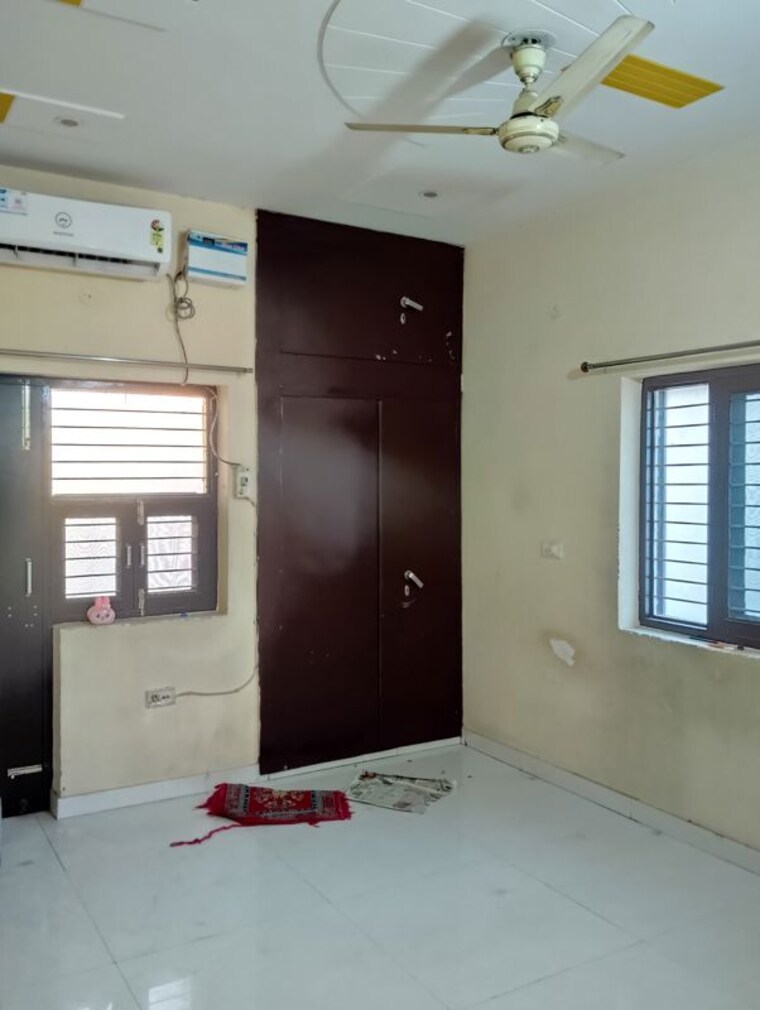 Room, sector 16 2.5 Bedroom 1240 Sq.Ft. Builder Floor In Sector 16 Faridabad 10170941