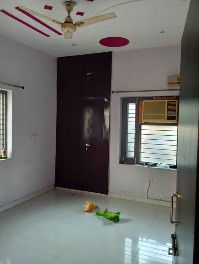 Room, sector 16 2.5 Bedroom 1240 Sq.Ft. Builder Floor In Sector 16 Faridabad 10170941