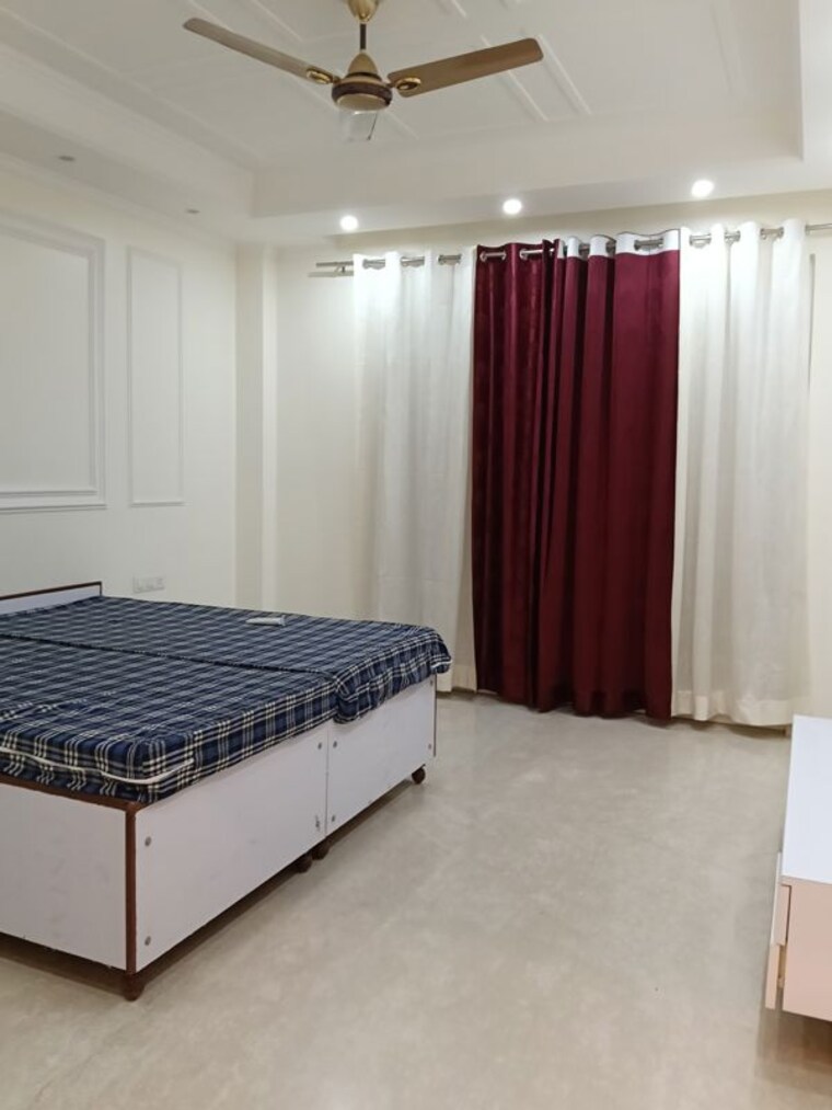 Bedroom, sector 23 3.5 Bedroom 1800 Sq.Ft. Builder Floor In Sector 23 Gurgaon 10170950