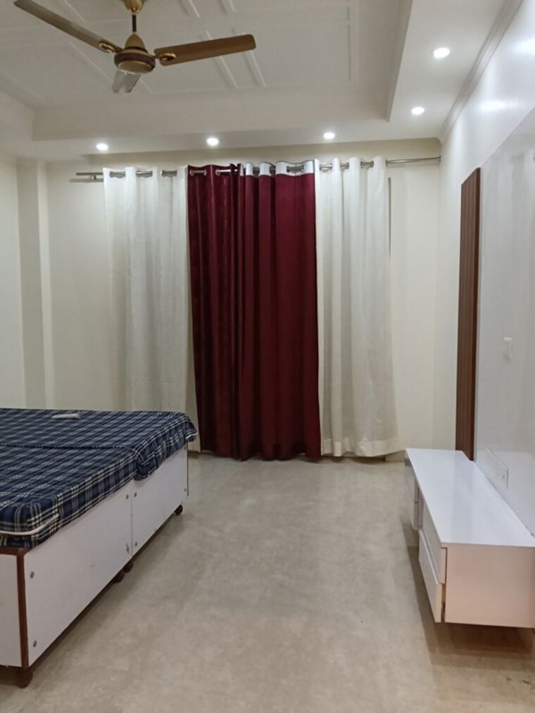 Bedroom, sector 23 3.5 Bedroom 1800 Sq.Ft. Builder Floor In Sector 23 Gurgaon 10170950
