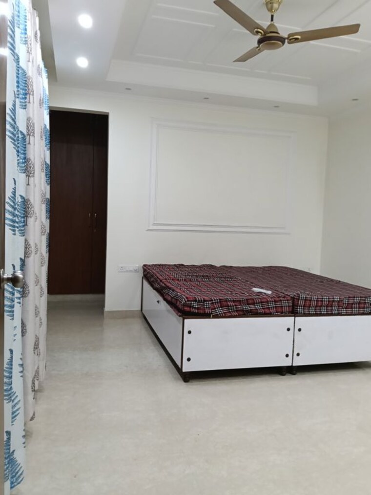 Bedroom, sector 23 3.5 Bedroom 1800 Sq.Ft. Builder Floor In Sector 23 Gurgaon 10170950